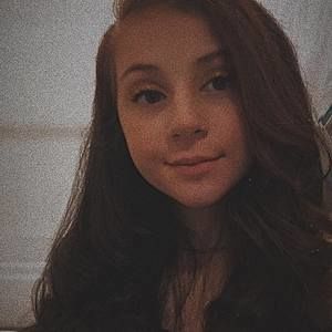 Meet your Posher, Chloe